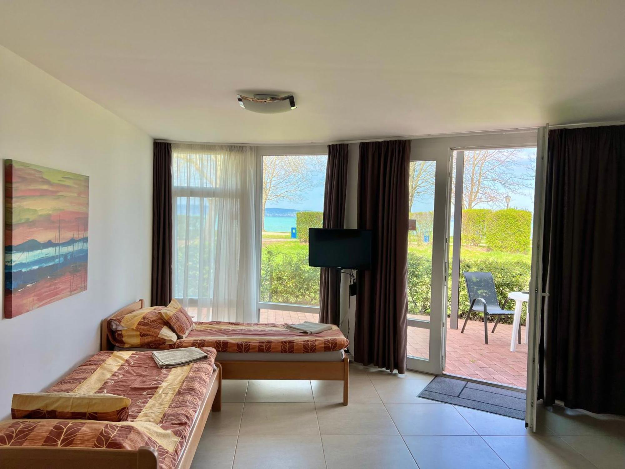 זמראדי Waterfront Apartmanok מראה חיצוני תמונה